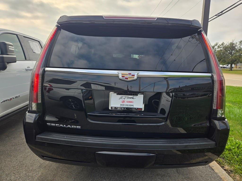 used 2019 Cadillac Escalade ESV car, priced at $32,325