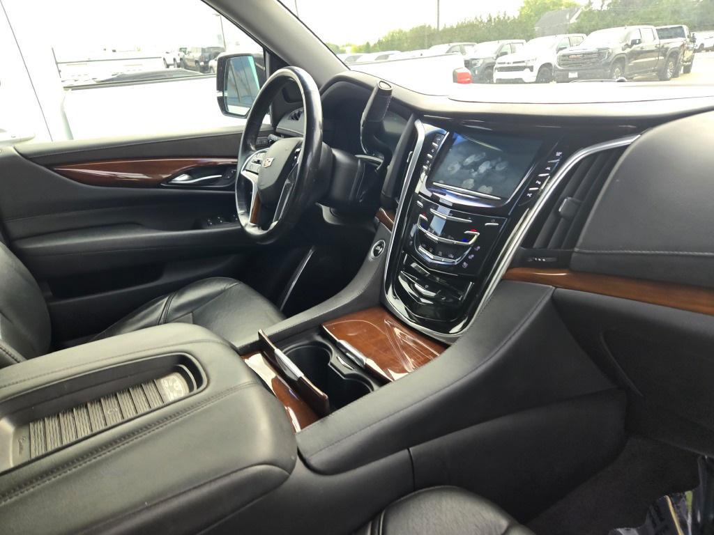 used 2019 Cadillac Escalade ESV car, priced at $32,325