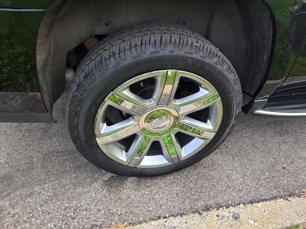 used 2019 Cadillac Escalade ESV car, priced at $32,325