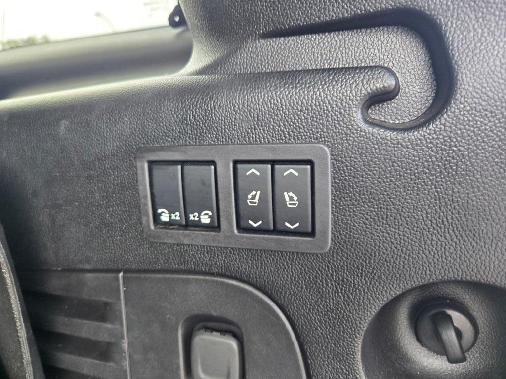 used 2019 Cadillac Escalade ESV car, priced at $32,325