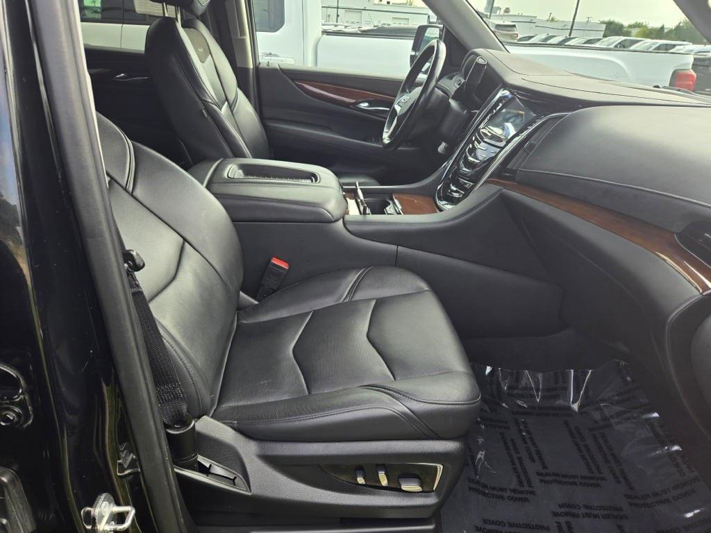 used 2019 Cadillac Escalade ESV car, priced at $32,325
