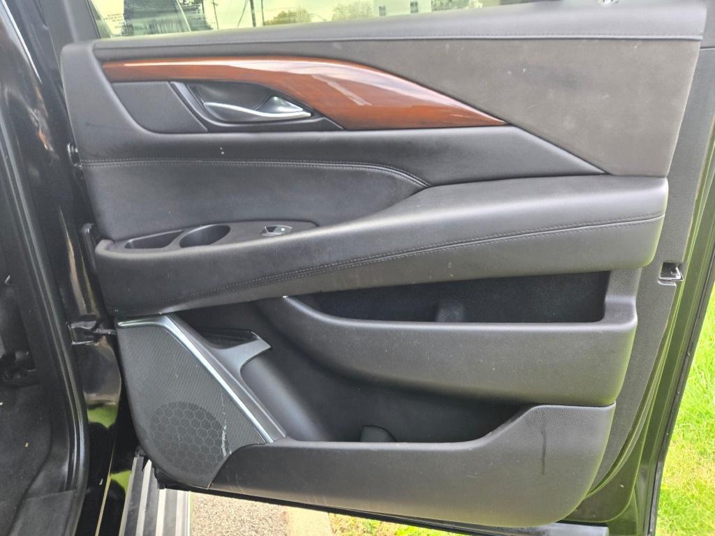 used 2019 Cadillac Escalade ESV car, priced at $32,325