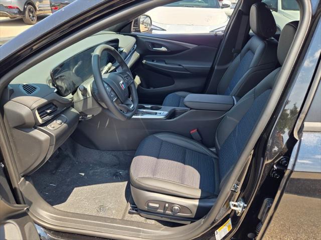 new 2025 Buick Envista car, priced at $26,685