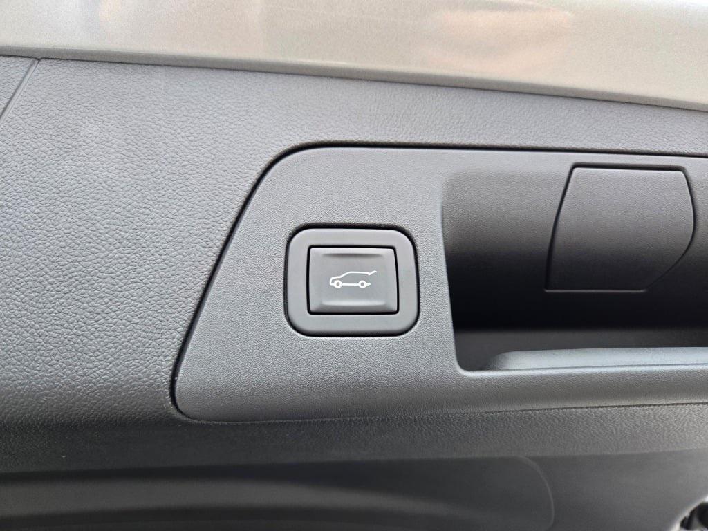 new 2025 Buick Envision car, priced at $41,401