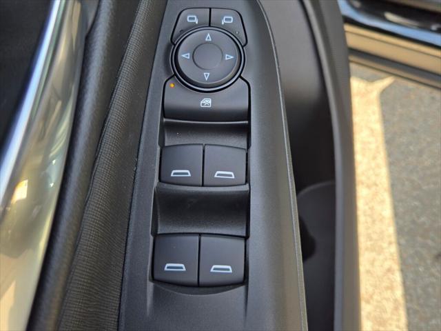 new 2025 Buick Envista car, priced at $24,809