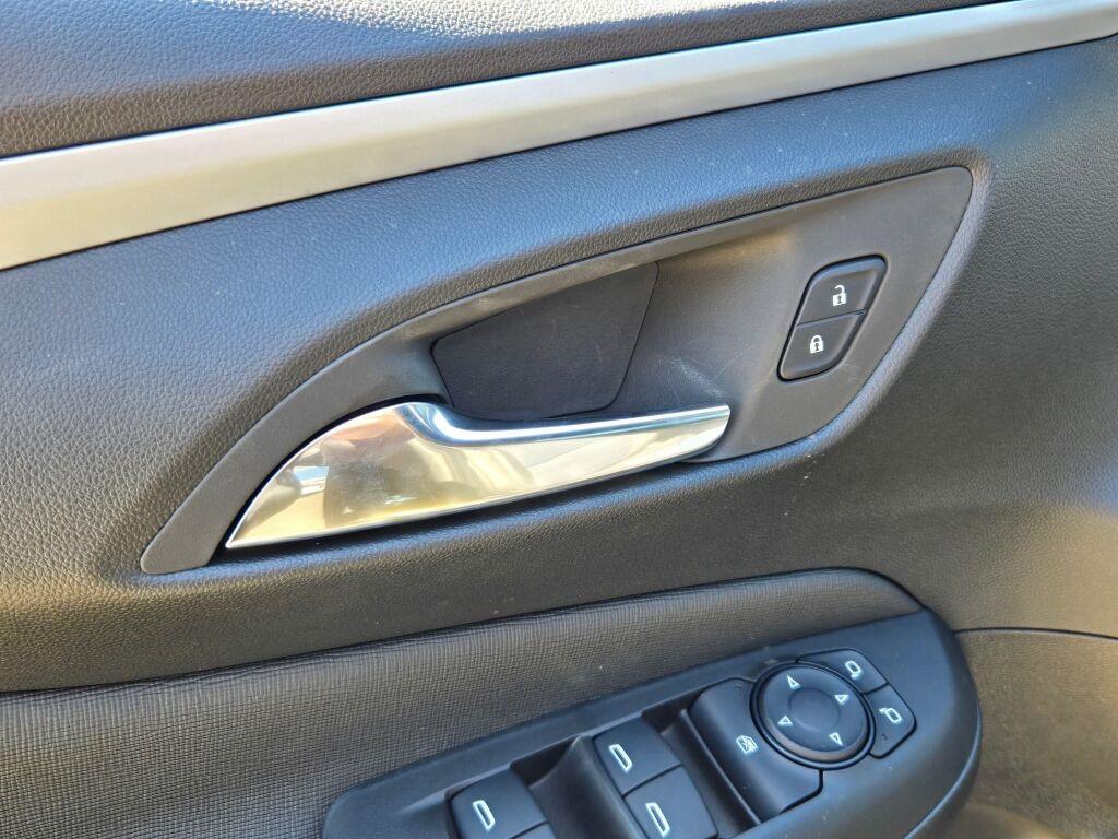 new 2025 Buick Envista car, priced at $24,985