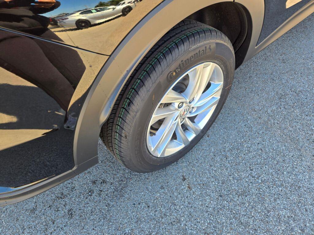 new 2025 Buick Envista car, priced at $24,985