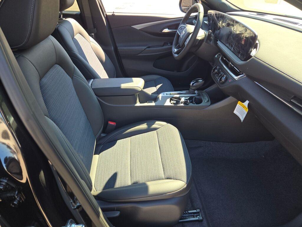 new 2025 Buick Envista car, priced at $24,985