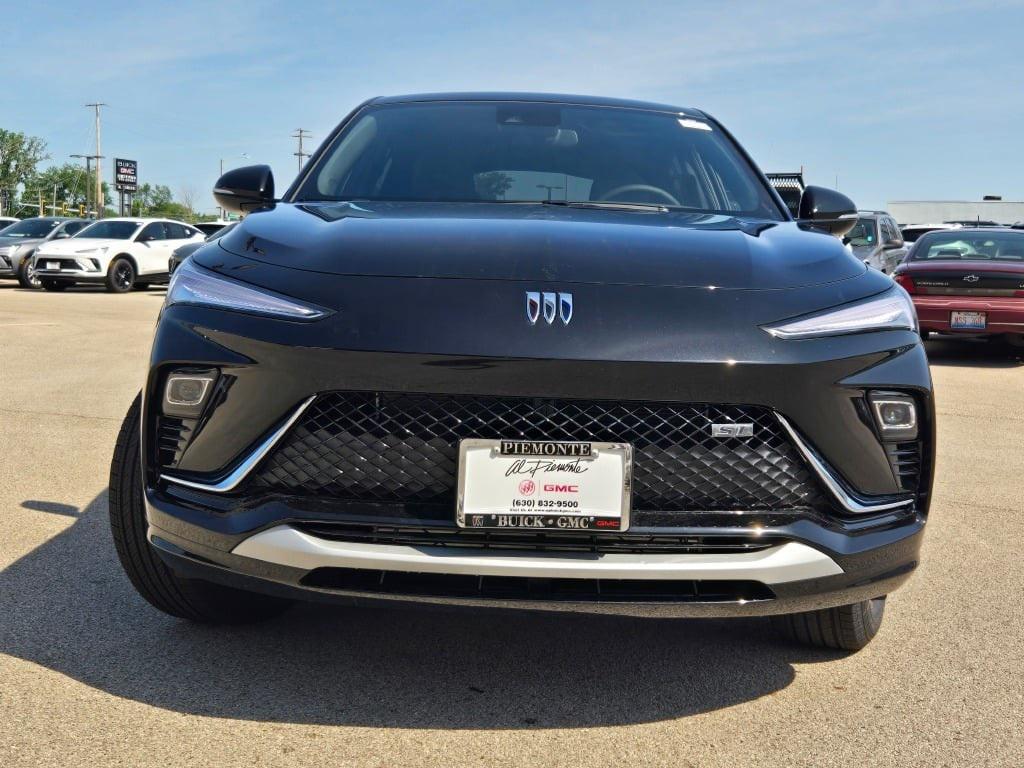 new 2025 Buick Envista car, priced at $27,069