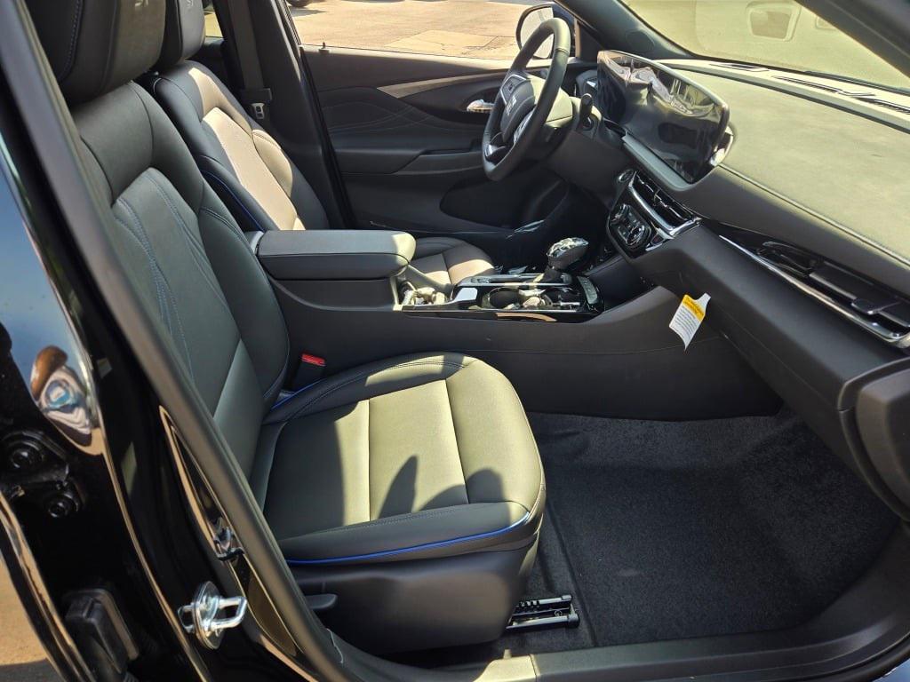 new 2025 Buick Envista car, priced at $27,069