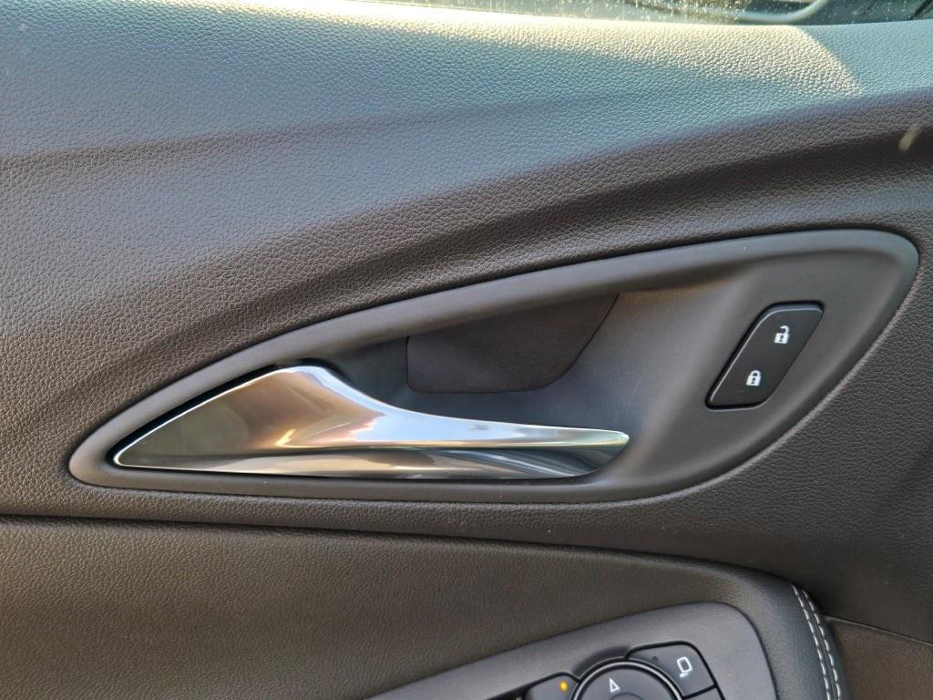 new 2025 Buick Encore GX car, priced at $25,568