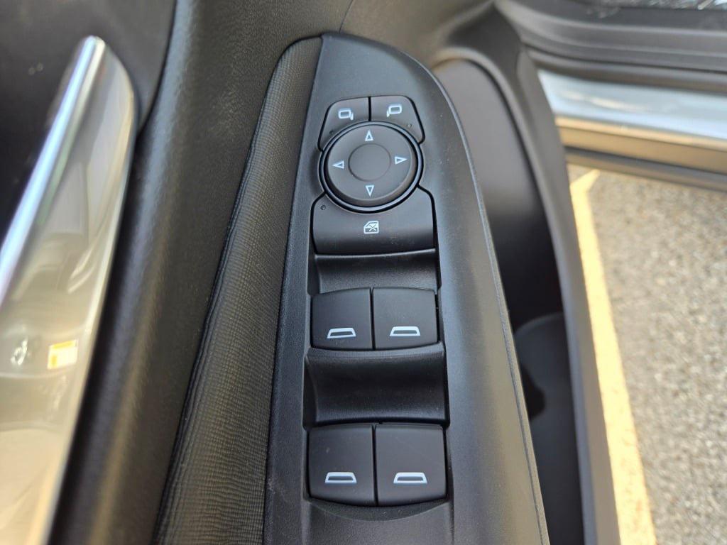 new 2025 Buick Envista car, priced at $23,926