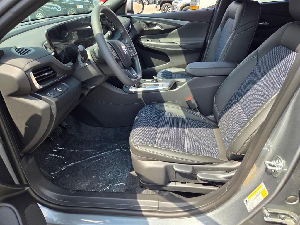 new 2025 Buick Envista car, priced at $23,926