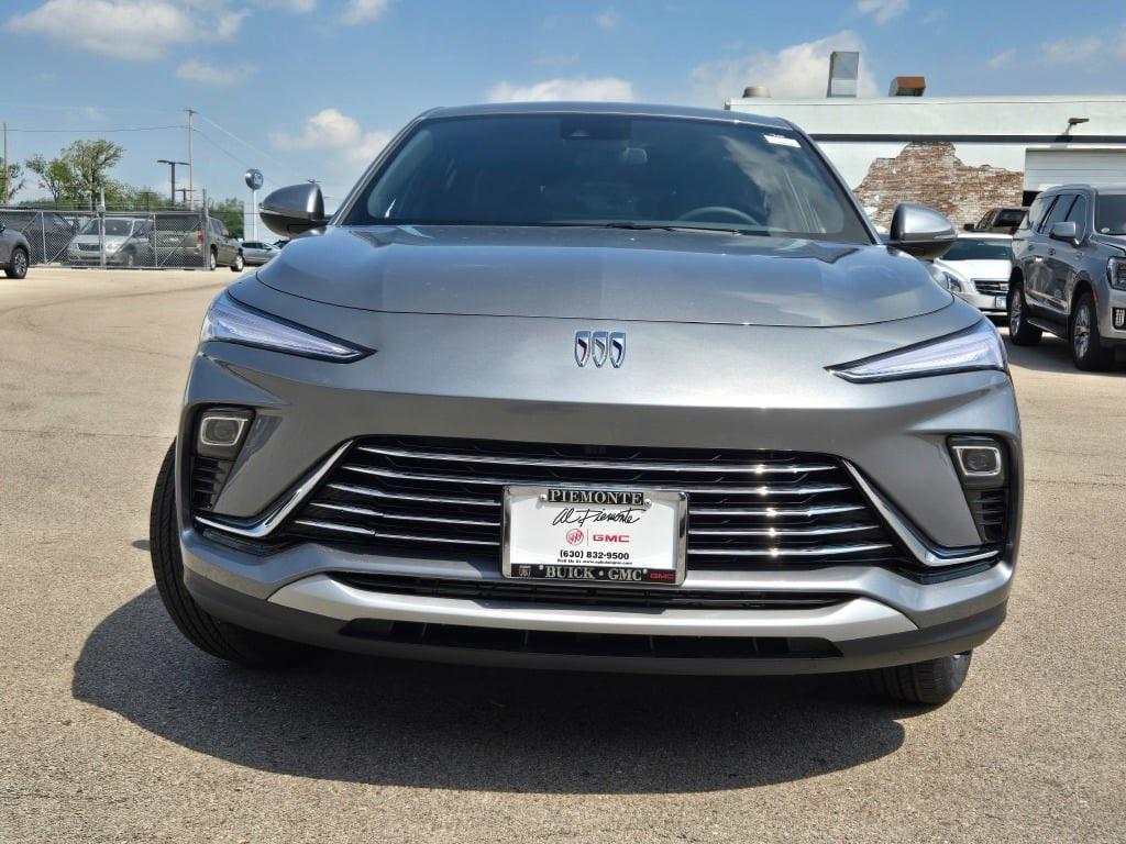 new 2025 Buick Envista car, priced at $23,926