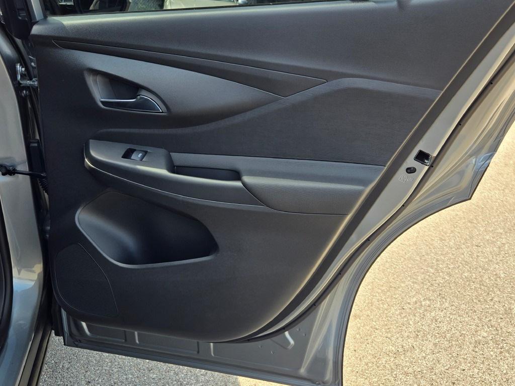 new 2025 Buick Envista car, priced at $23,926