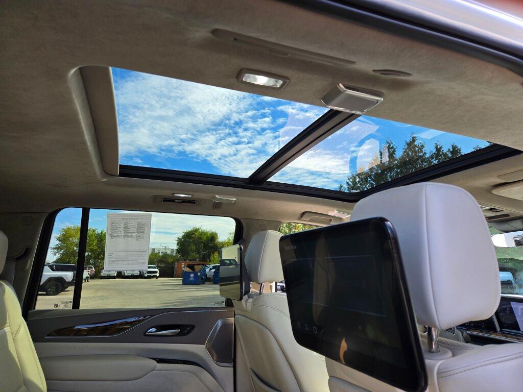 used 2023 Cadillac Escalade ESV car, priced at $75,850