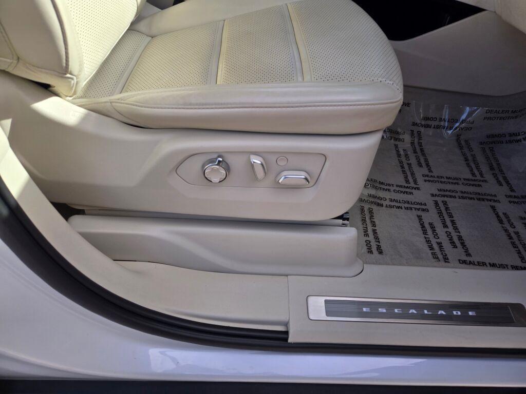 used 2023 Cadillac Escalade ESV car, priced at $75,850