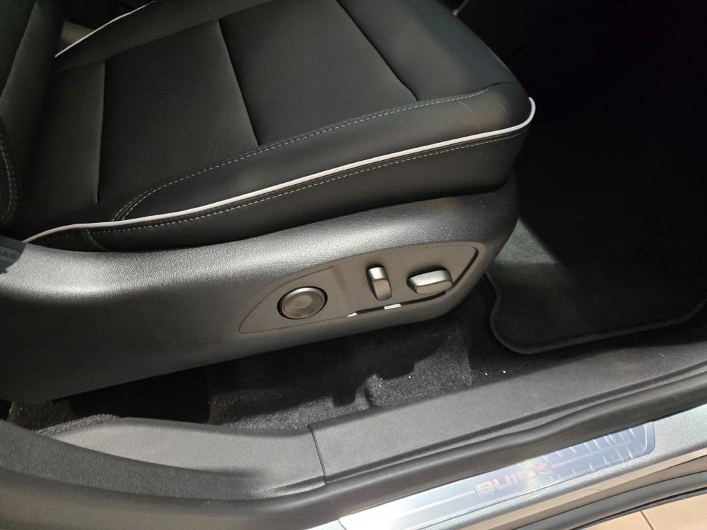 new 2025 Buick Enclave car, priced at $46,902