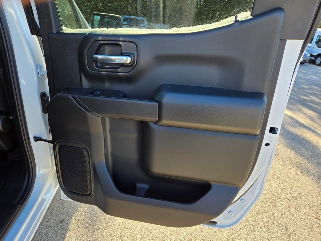 new 2025 GMC Sierra 1500 car, priced at $43,950
