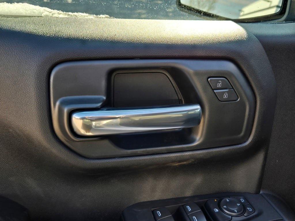 new 2025 GMC Sierra 1500 car, priced at $43,950