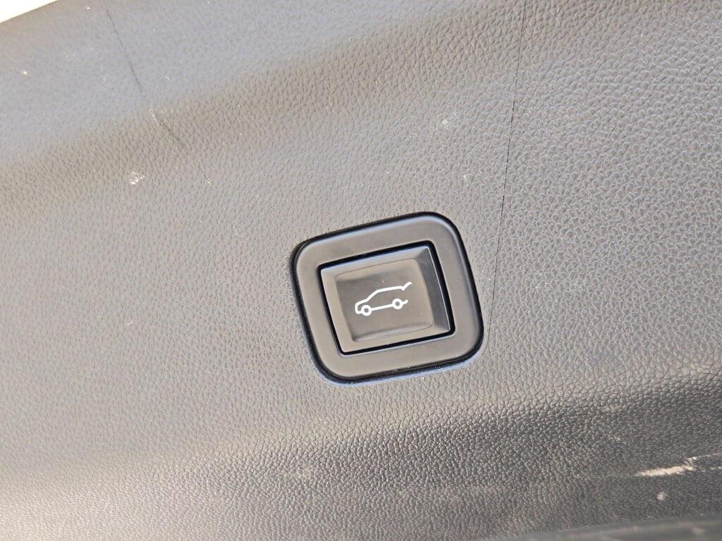 used 2022 Chevrolet Suburban car, priced at $46,584