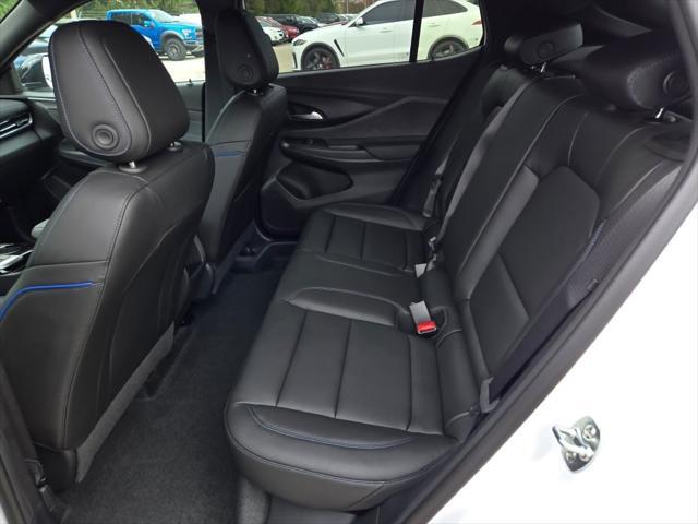 new 2025 Buick Envista car, priced at $26,519