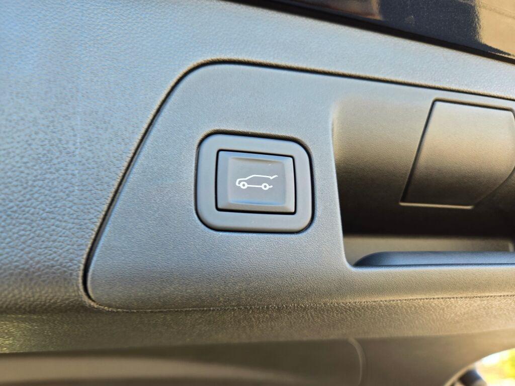 new 2025 Buick Envision car, priced at $41,401