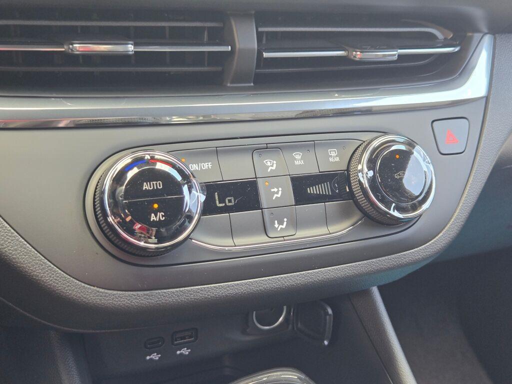 new 2025 Buick Envista car, priced at $24,985