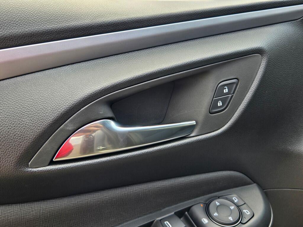 new 2025 Buick Envista car, priced at $24,985