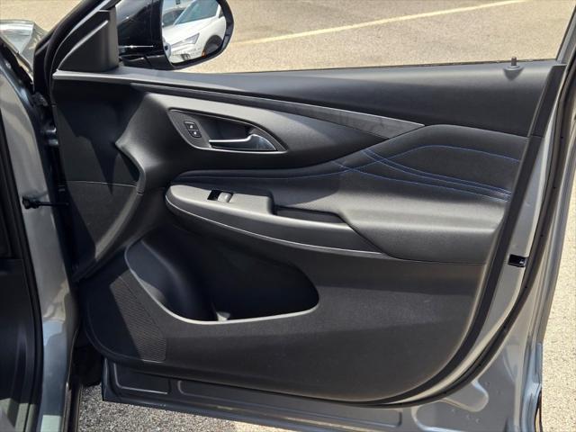 new 2025 Buick Envista car, priced at $28,085