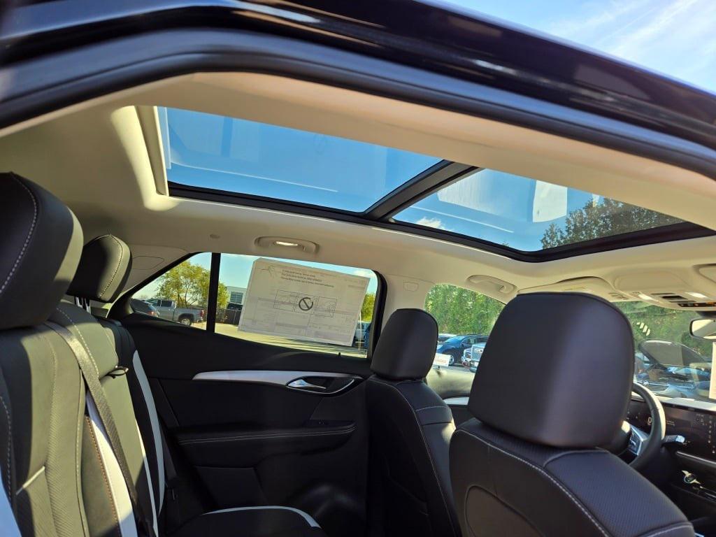 new 2025 Buick Envision car, priced at $40,250