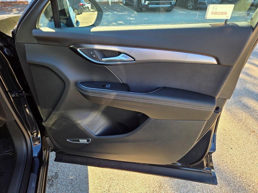 new 2025 Buick Envision car, priced at $40,250