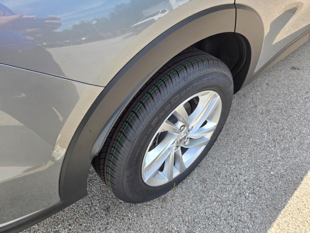 new 2025 Buick Envista car, priced at $23,990