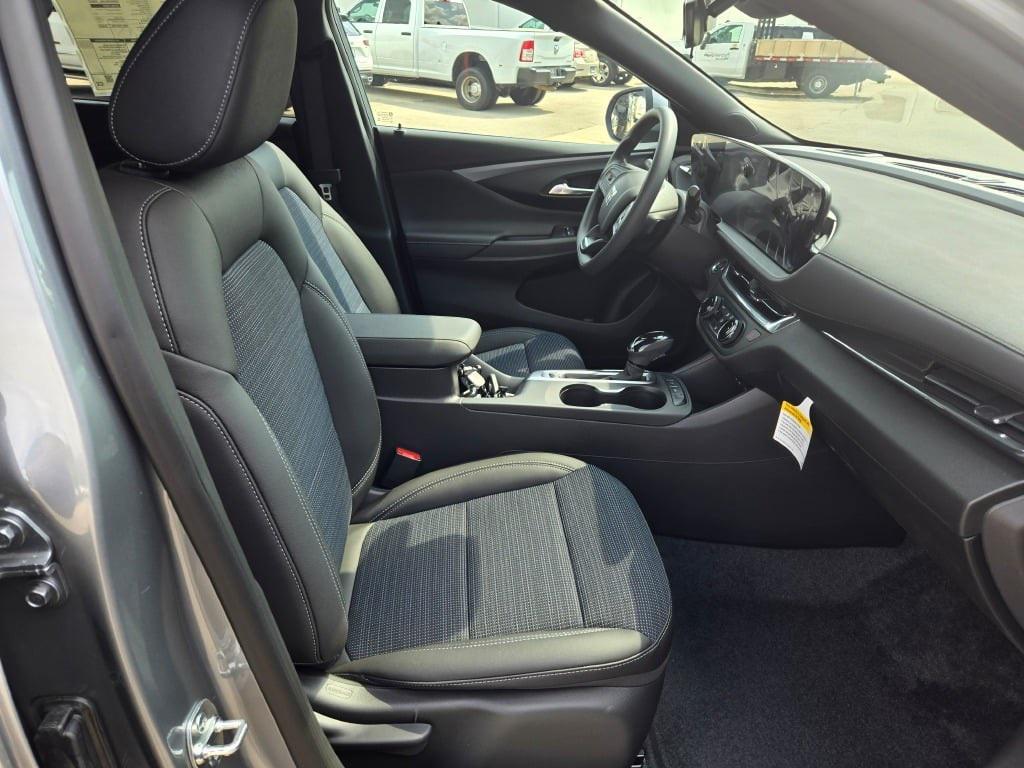new 2025 Buick Envista car, priced at $23,990