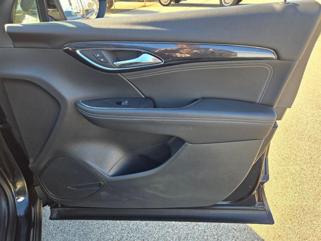 used 2023 Buick Envision car, priced at $25,450