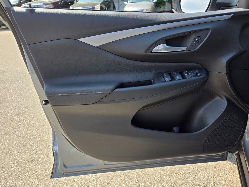 new 2025 Buick Envista car, priced at $23,926