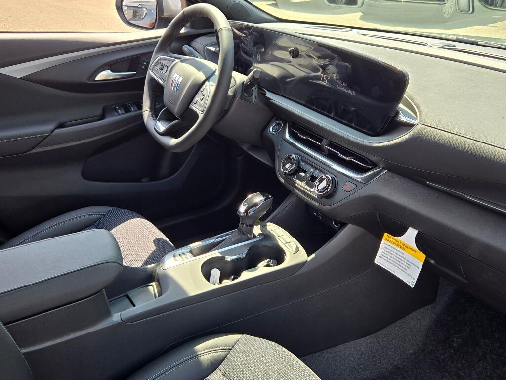new 2025 Buick Envista car, priced at $23,926