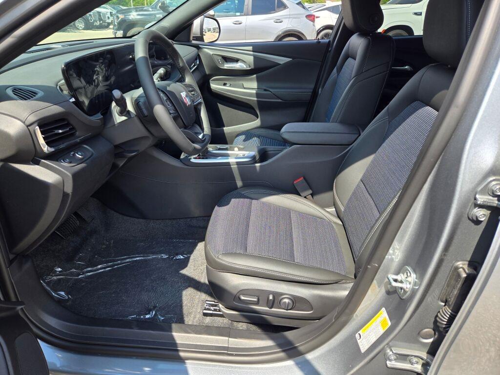new 2025 Buick Envista car, priced at $23,926