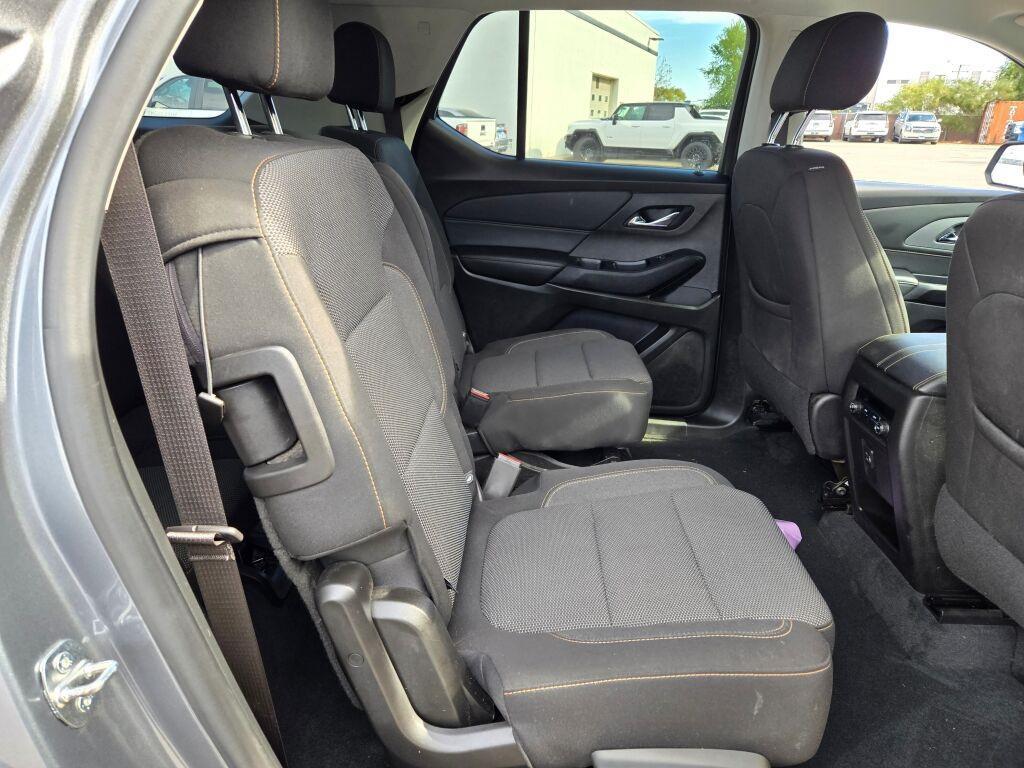 used 2021 Chevrolet Traverse car, priced at $27,625