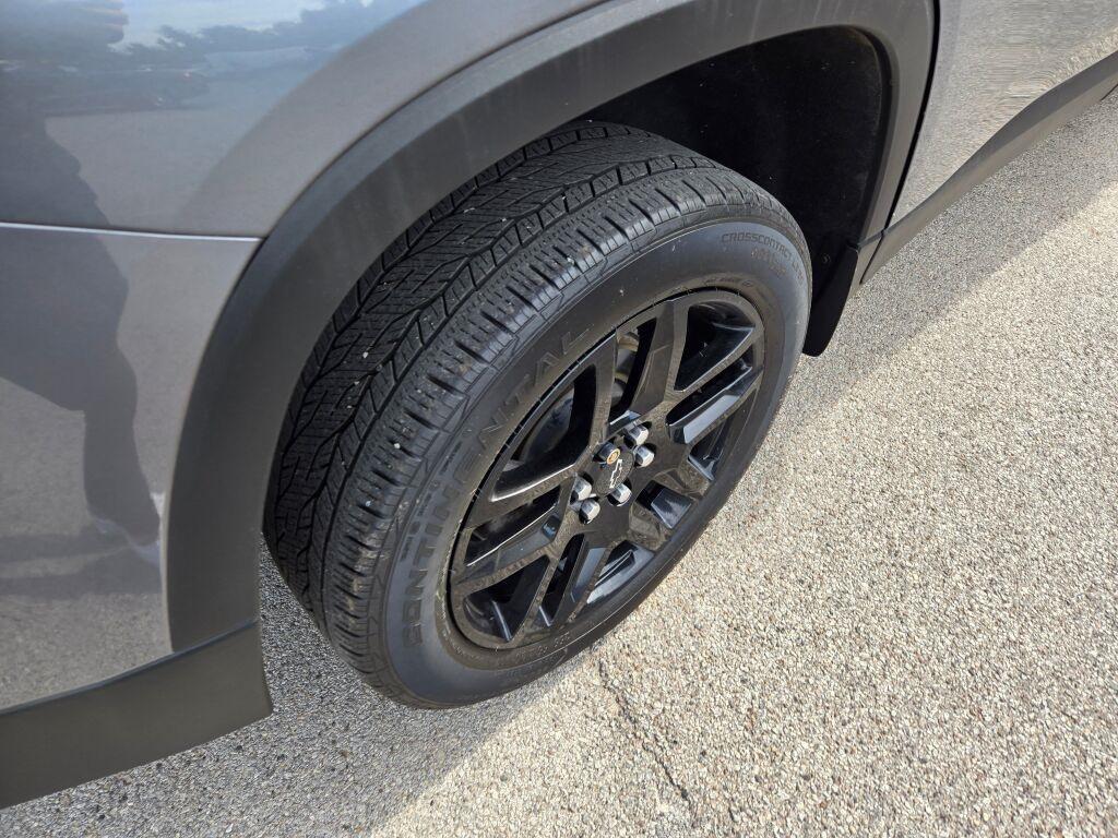 used 2021 Chevrolet Traverse car, priced at $27,625