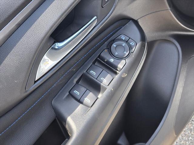 new 2025 Buick Envista car, priced at $27,590