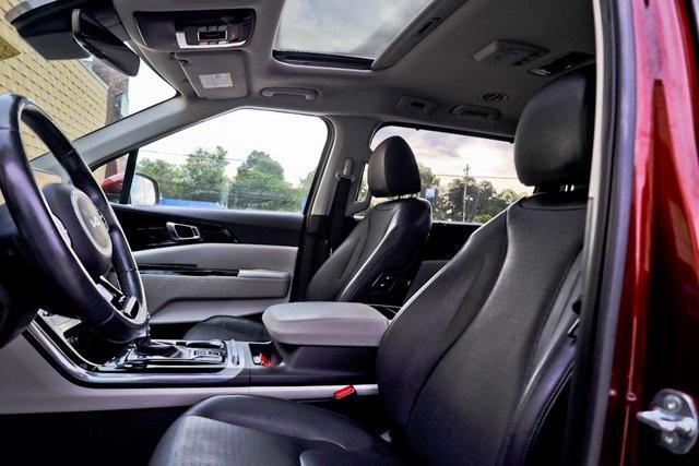 used 2023 Kia Carnival car, priced at $36,500