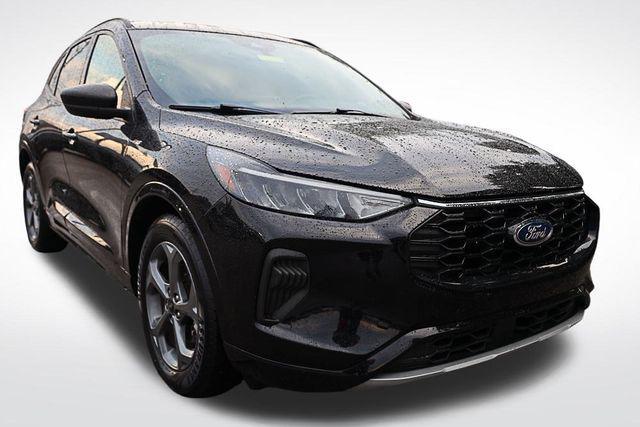 used 2023 Ford Escape car, priced at $21,036