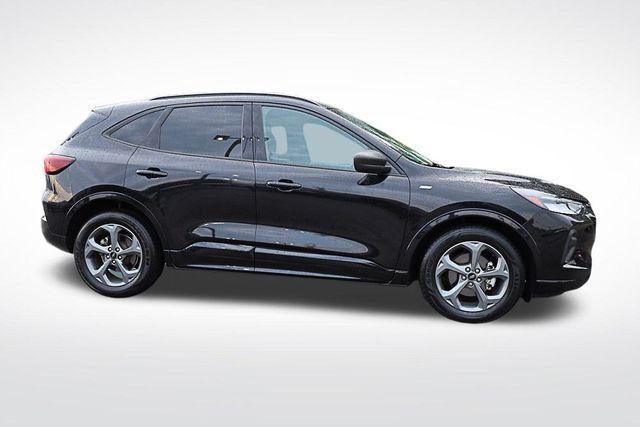 used 2023 Ford Escape car, priced at $21,036