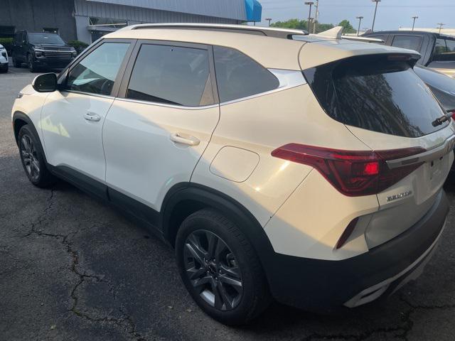 used 2023 Kia Seltos car, priced at $21,402