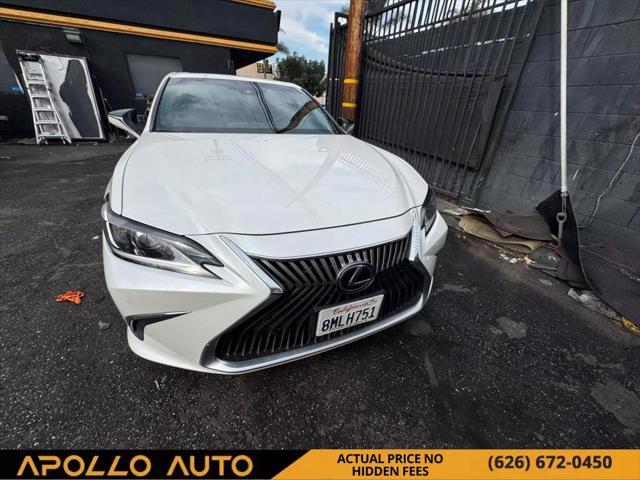 used 2019 Lexus ES 300h car, priced at $28,800