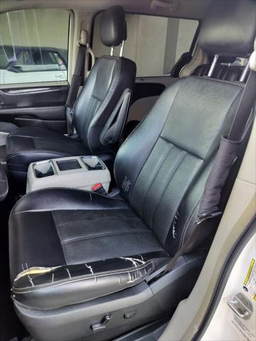 used 2013 Chrysler Town & Country car
