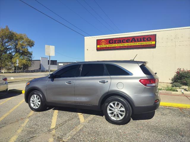 used 2018 Kia Sorento car, priced at $14,999