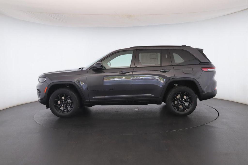 new 2025 Jeep Grand Cherokee car