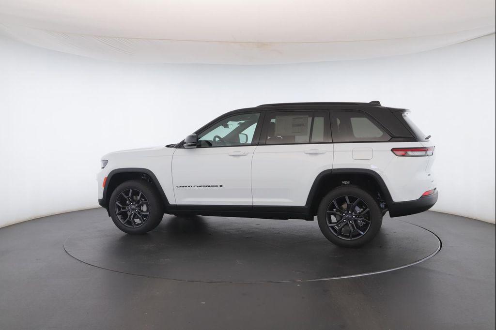 new 2025 Jeep Grand Cherokee car
